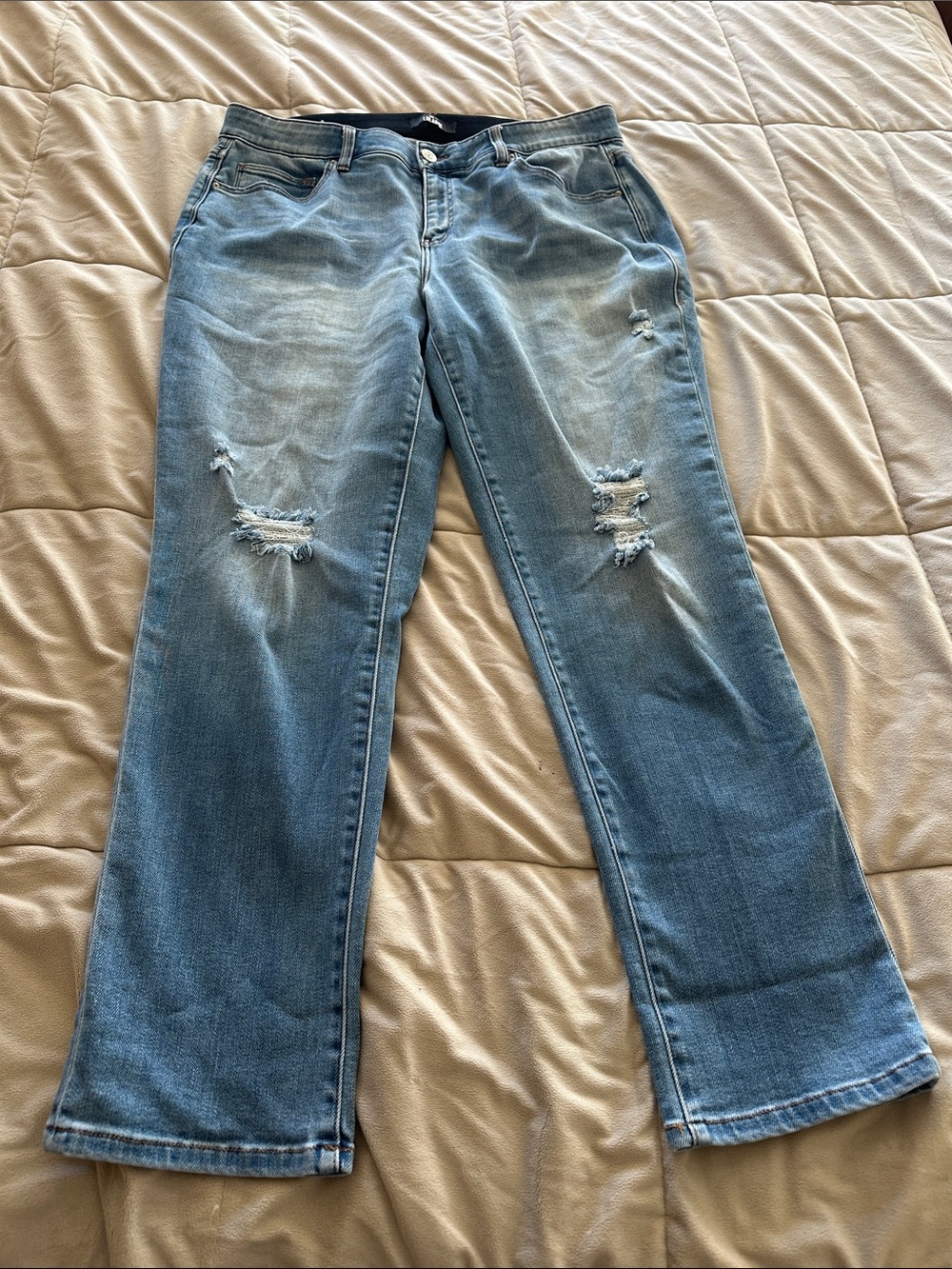 LuLaRoe Light Blue Distressed Boyfriend Jeans